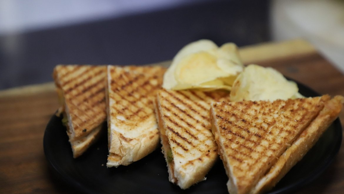 Aloo Mutter Sandwich -Grilled