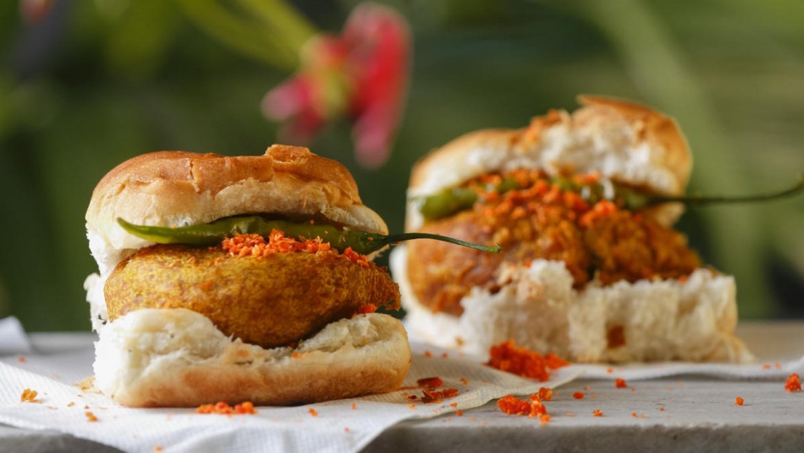 Exotic Vadapav Tandoori & Cheesy Herbs